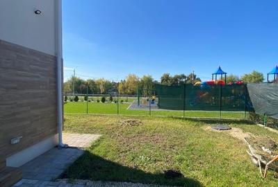 Vila superba situata langa lac si parc | Tunari - 14