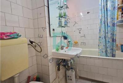 Apartament cu 3 camere circular în Astra - 2