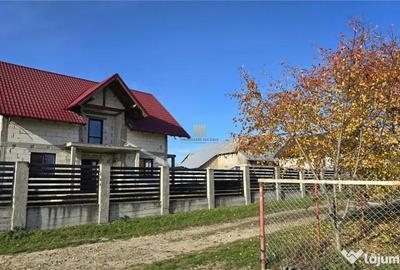 Casă cu 5 camere cu Teren 600 Mp în Mitocu Dragomirnei - 1