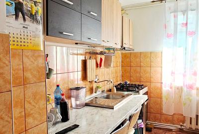 Apartament 2 camere decomandate, zona Petrodava - 11