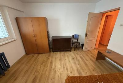 Apartament cu 3 camere decomandat în Crângași - 2