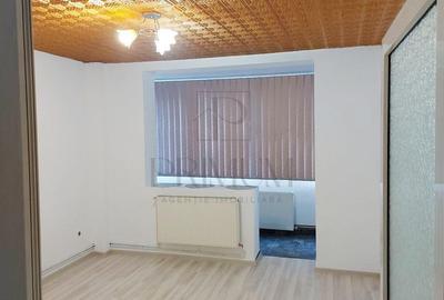 CENTRAL - 3 cam - Spatios - Decomandat - Centrala Proprie - Balcon - IDEAL INVES - 3