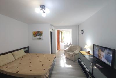 Garsonieră semidecomandată în Titan