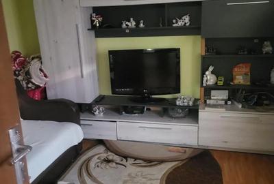 Apartament cu 2 camere decomandat în Pucioasa - 1