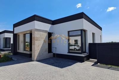 Casă cu 3 camere în Crețești - 1