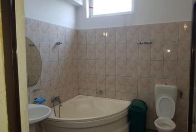 1 mai-metrou,casa  ,ideal firma cu depozitare si birouri,150 mp,parcare ,650 eur - 9
