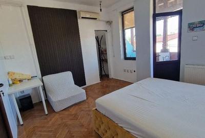 De inchiriat apartament 5 camere in Vila, Unirii sect 4