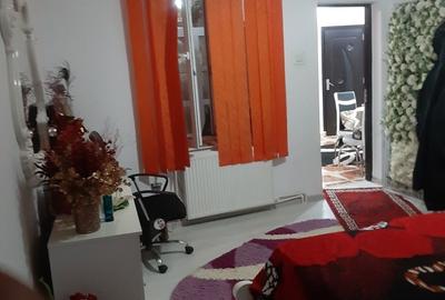 Casă cu 2 camere decomandat în Central - 2