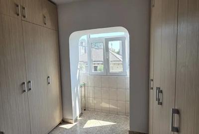 Apartament cu 4 camere decomandat, mobilat în Central - 3