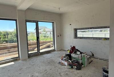 Casă cu 4 camere cu Teren 417 Mp în Tărlungeni - 3