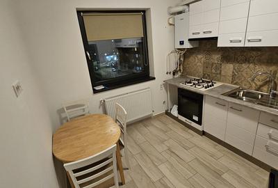 Apartament cu 2 camere decomandat în Tractorul - 4