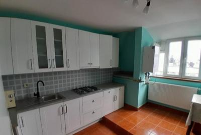 Apartament cu 3 camere semidecomandat în Central - 5