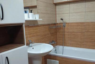 Apartament cu 3 camere decomandat în Central - 1