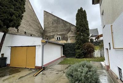 Casă cu 3 camere cu Teren 300 Mp în Titulescu - 1