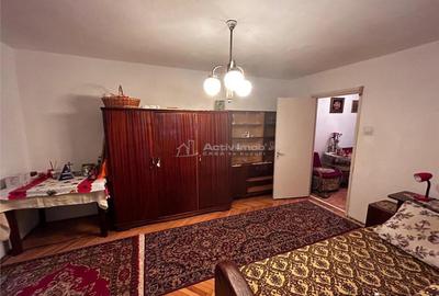 Resita, 2 Cam. Cf. 1, Mobilat+Utilat, Et. 1, Micro 2 - 2