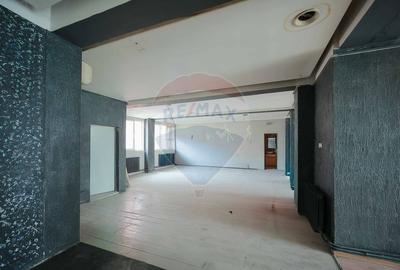 Spațiu comercial, de 281 mp, în Decebal - 9