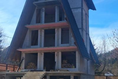 Casă cu 4 camere în Sucevița - 4