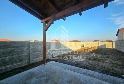 Jumatate de duplex pe parter cu 3 camere si 2 bai, Sag - 1