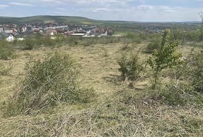 Teren de 2700 mp, în Central