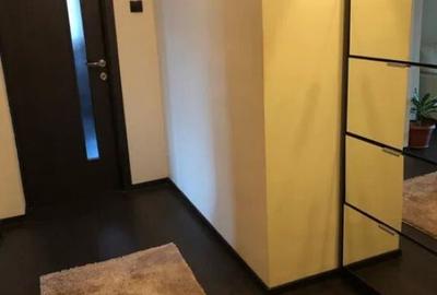 Apartament cu 3 camere decomandat în Micro 38 - 3
