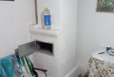 Casă cu 2 camere cu Teren 2325 Mp în Scornicești