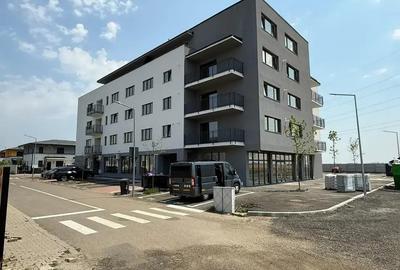 Apartament cu 4 camere decomandat în Metalurgiei