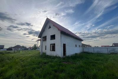 Casă cu 5 camere în Colonia Mică - 2