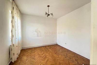 Casă cu 6 camere cu Teren 300 Mp în Central - 2