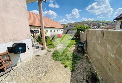 Casă cu 4 camere cu Canalizare în Șura Mare