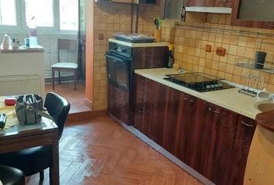 Se inchiriaza apartament 3 camere Militari