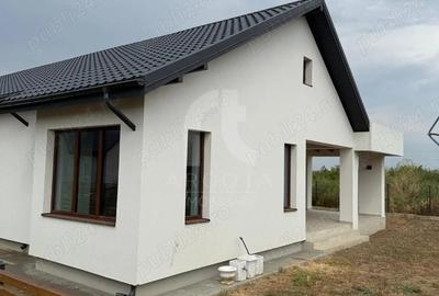 Casă cu Teren 750 Mp în Nișcov - 2