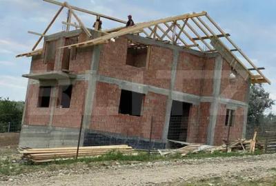 Casă cu 4 camere cu Teren 500 Mp în Central - 10