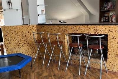 Casă individuală cu 6 camere cu Canalizare în Bd. Laminorului - 13
