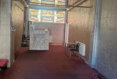 Spațiu comercial, de 60 mp, în Central - 4