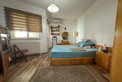 Apartament 3 camere Calarasilor, suprafata 91mp, etaj interm - 1