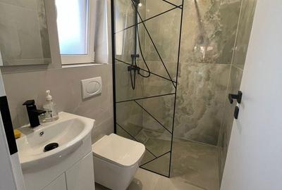 Casă cu 3 camere cu Canalizare în Sânandrei