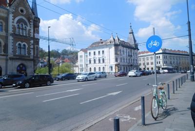 Apartament cu 4 camere în Central - 2