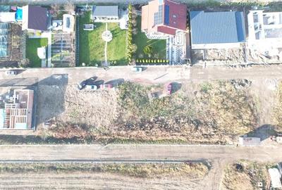 Teren de 559 mp, în Est - 1