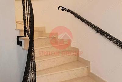 Casă cu 10 camere cu Teren 394 Mp în Central - 8