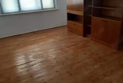 Vand apartament cu 3 camere - 2