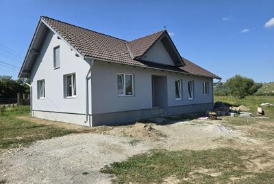 Casă cu 3 camere în Central