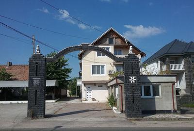 Casă cu 5 camere cu Teren 240 Mp în Bixad - 8