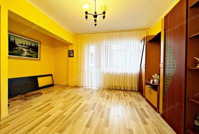 Apartament cu 3 camere decomandat în Micro 20 - 1