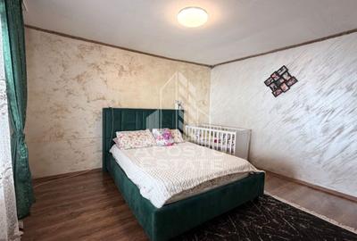 Casă individuală cu 4 camere cu Canalizare în Fratelia