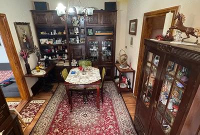 Casă cu 4 camere cu Canalizare în Central