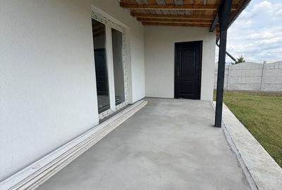 Casă cu 3 camere în Adunații-Copăceni - 13