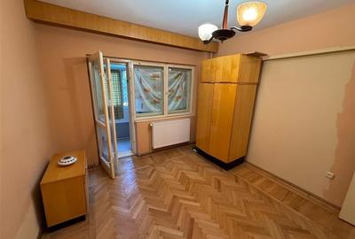 Apartament 3 camere, etaj 1, zona Garii , decomandat, parcare - 8