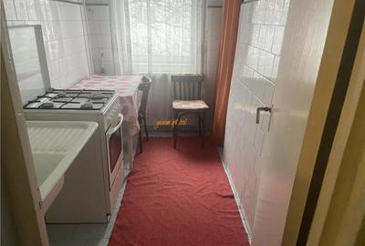 Apartament 3 camere , zona Sud , et 3/4 , decomandat ,52 mp - 2