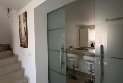 Casă individuală cu 4 camere cu Canalizare în Central - 3