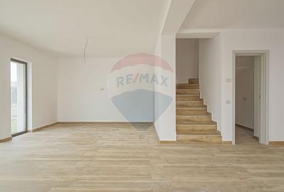 Casă cu 4 camere cu Teren 220 Mp în Baciu - 15